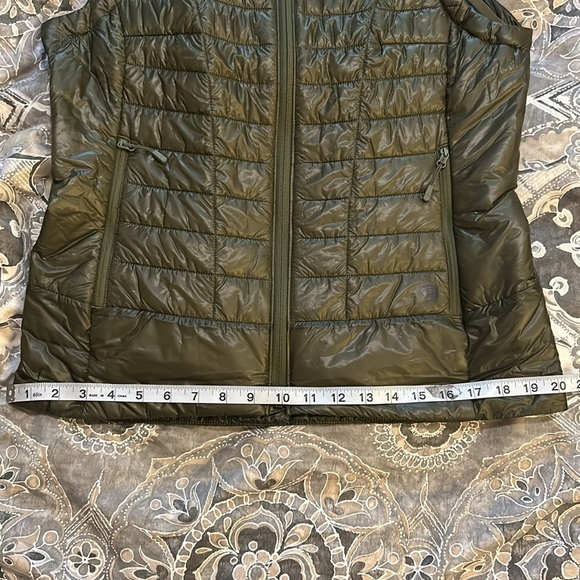 NWT Mountain Hardware Ghost Shadow Vest - Picture 8 of 14